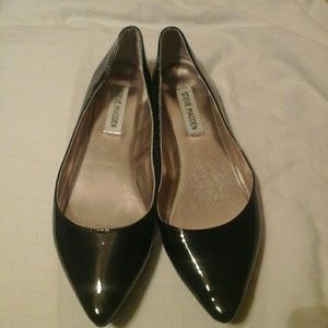Steve Madden black patent pointed toe flats